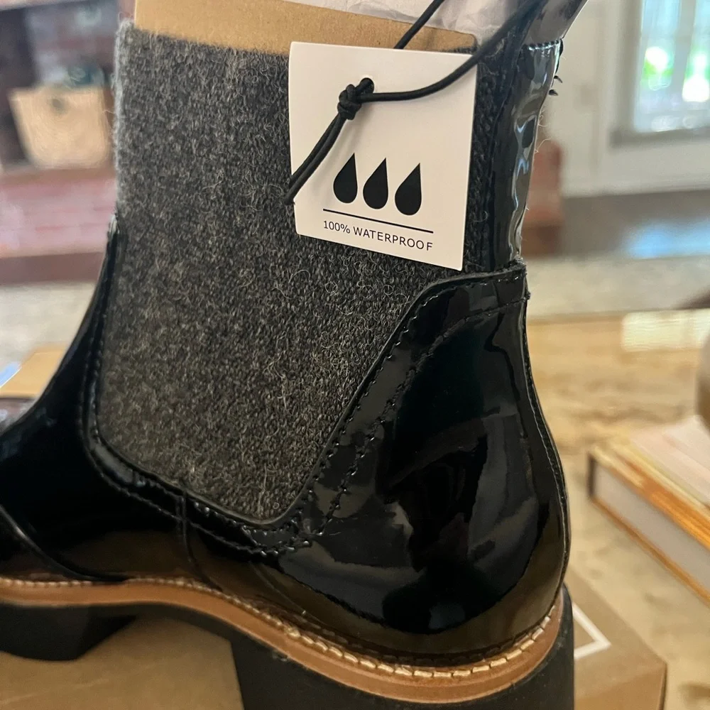 New w/ tags Dolce Vita Black Ankle Boots with Chunky Heel - Picture 3 of 7